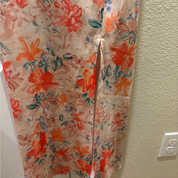 pink floral satin dress - Picture 2 of 4